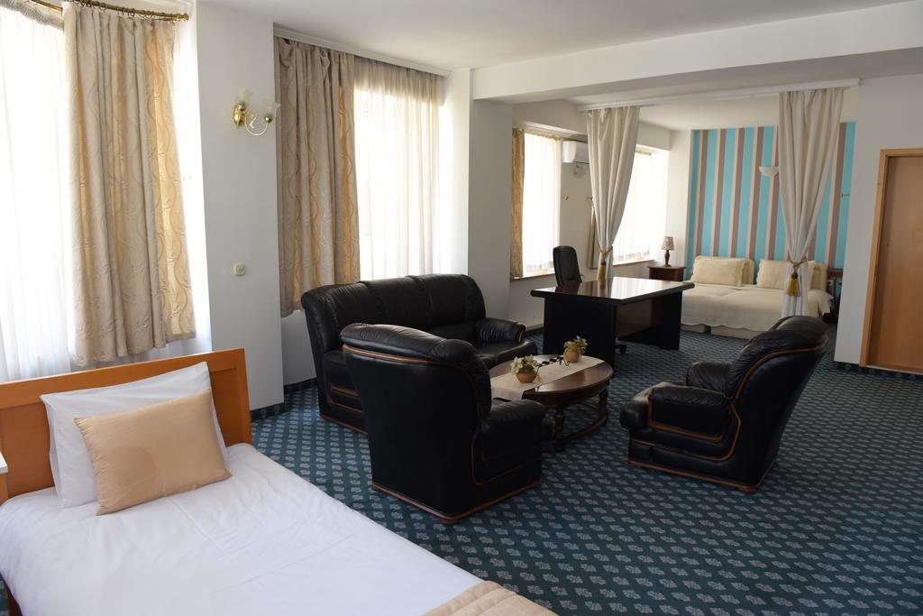 Hotel Residence Inn Skopje Ngoại thất bức ảnh