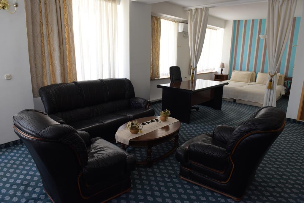 Hotel Residence Inn Skopje Ngoại thất bức ảnh